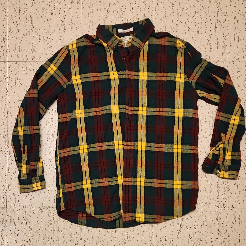 L.L. Bean Flannel Slightly Fitted Button Down Long Sleeve Casual Dress Shirt